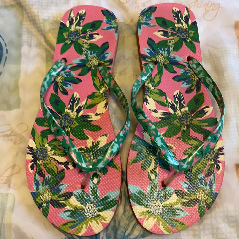 Vera Bradley floral flip flops Size L